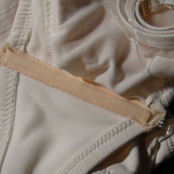 Shade & Shore Womens Ribbed 1-Shoulder Cut-Out Cheeky 1 Piece Swimsuit Ivory Siz - Picture 8 of 16